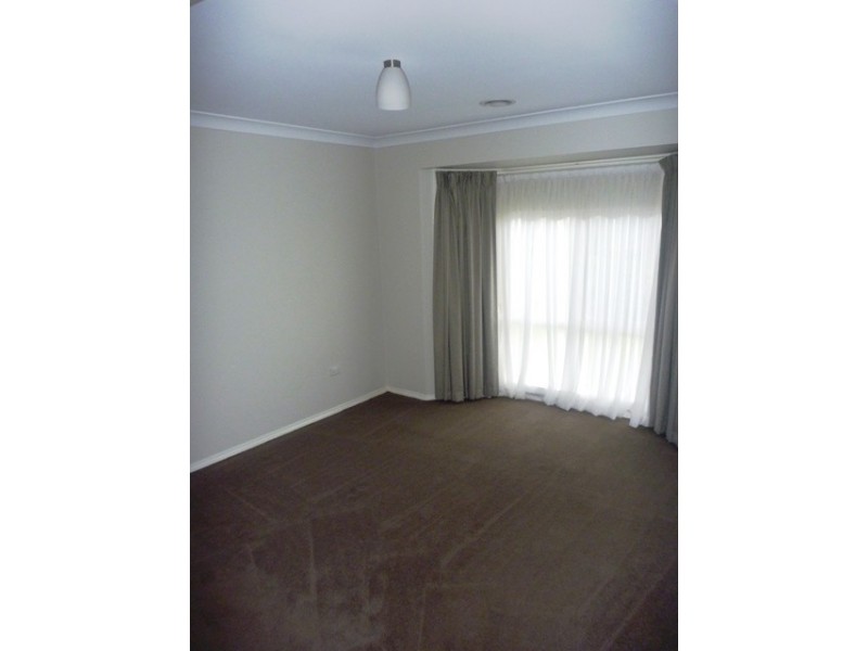 12 Wonkana Road, Glenfield Park NSW 2650