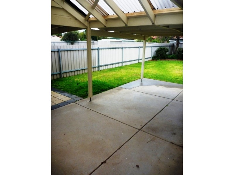 12 Wonkana Road, Glenfield Park NSW 2650