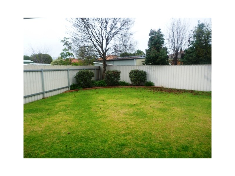 12 Wonkana Road, Glenfield Park NSW 2650