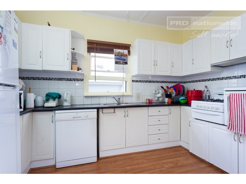 41 Hardy Avenue, Wagga Wagga NSW 2650