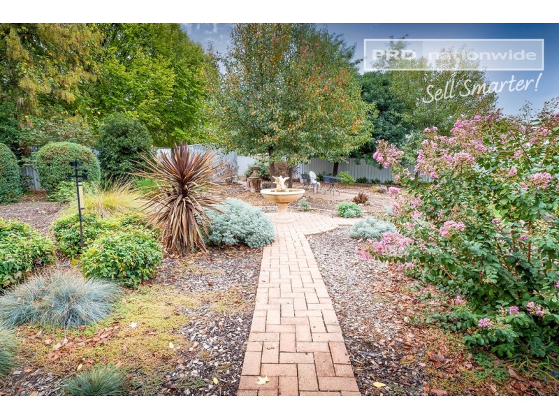 22 Alldis Place, Kooringal NSW 2650