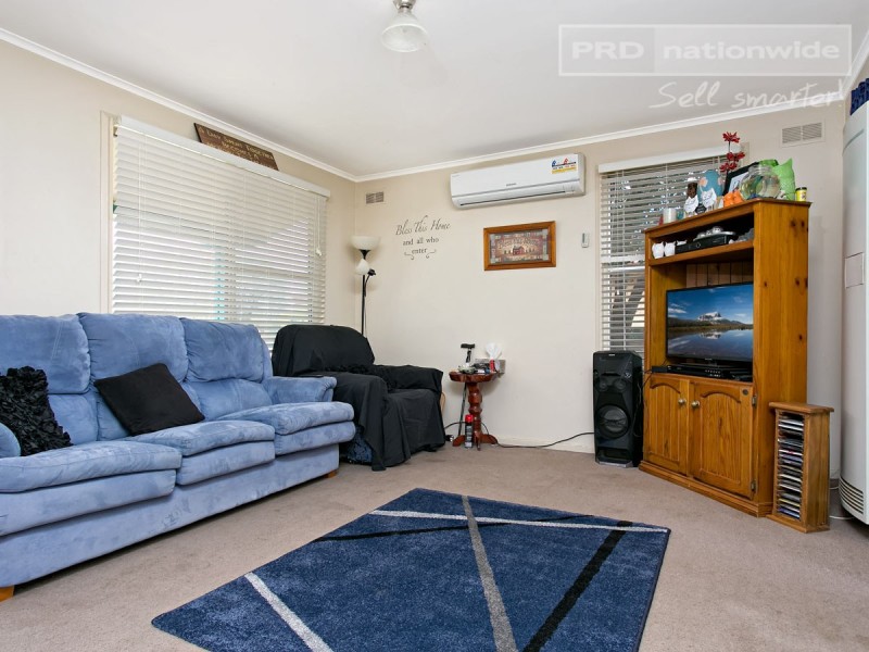 15 Toy Place, Tolland NSW 2650