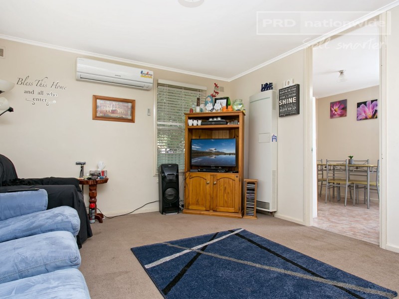 15 Toy Place, Tolland NSW 2650