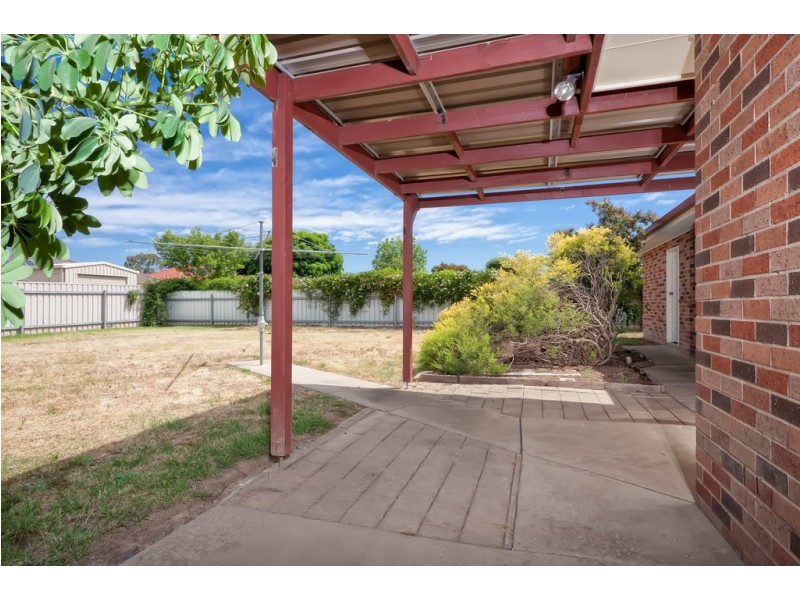 60 Dalman Parkway, Glenfield Park NSW 2650