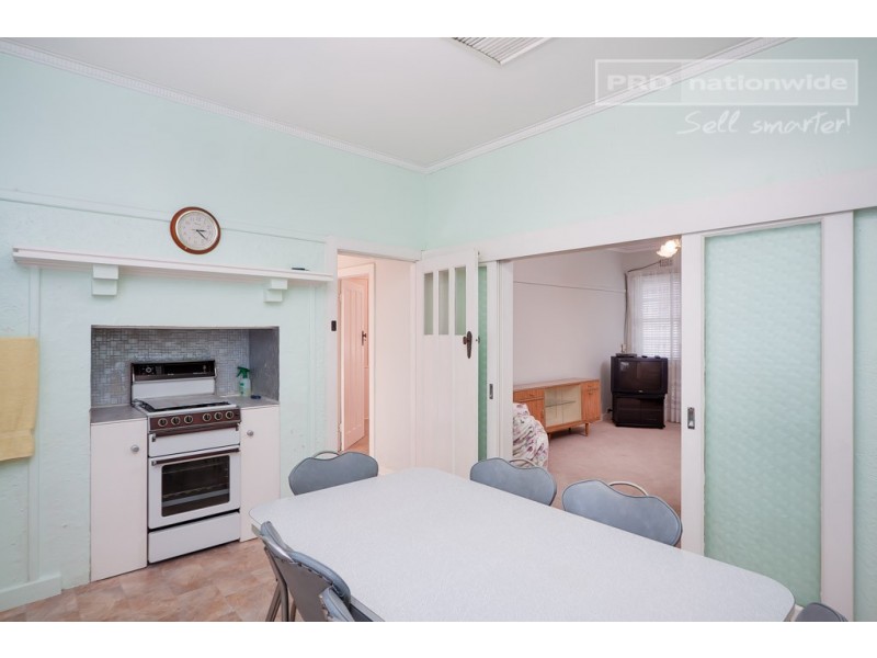 35 Lindsay Street, Turvey Park NSW 2650
