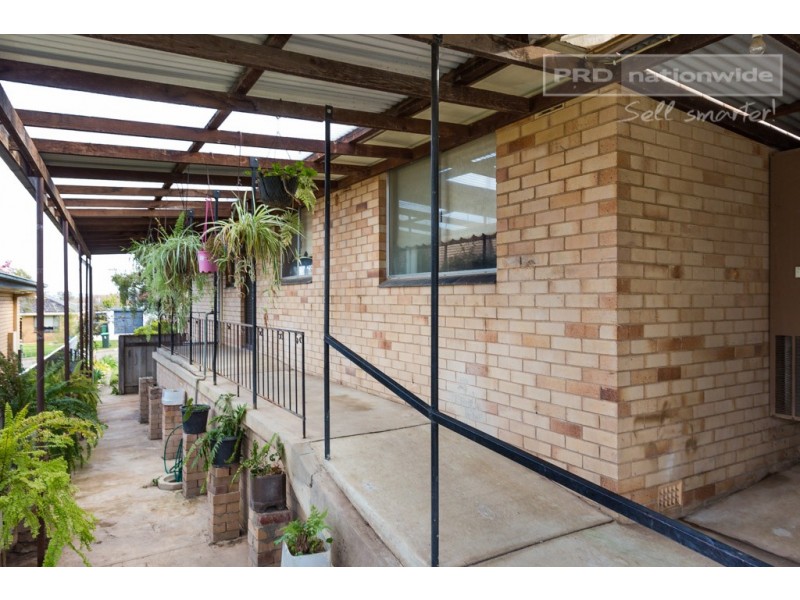 75 Stanley Street, Kooringal NSW 2650