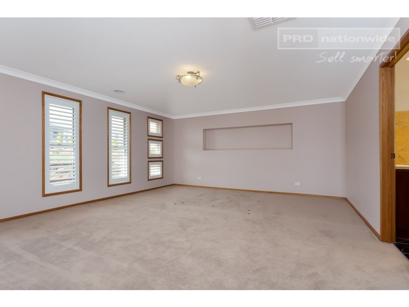 14 Balala Crescent, Bourkelands NSW 2650