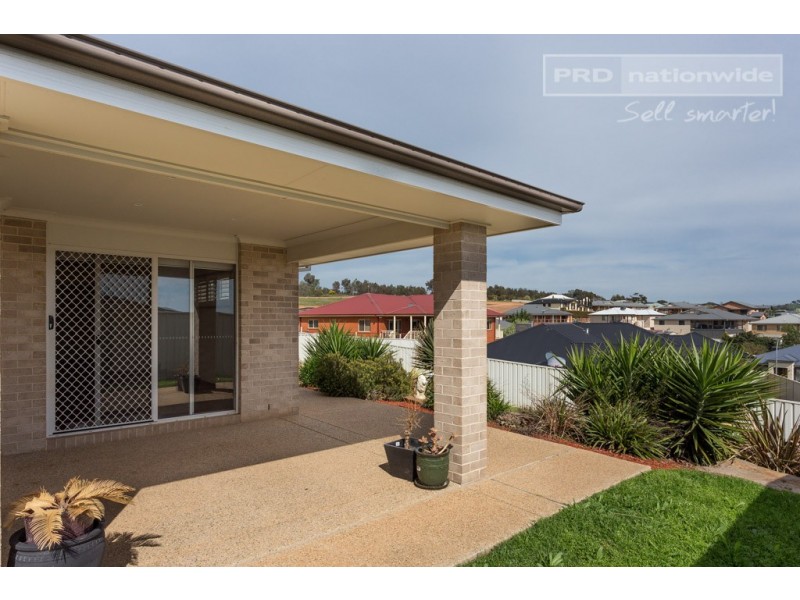14 Balala Crescent, Bourkelands NSW 2650