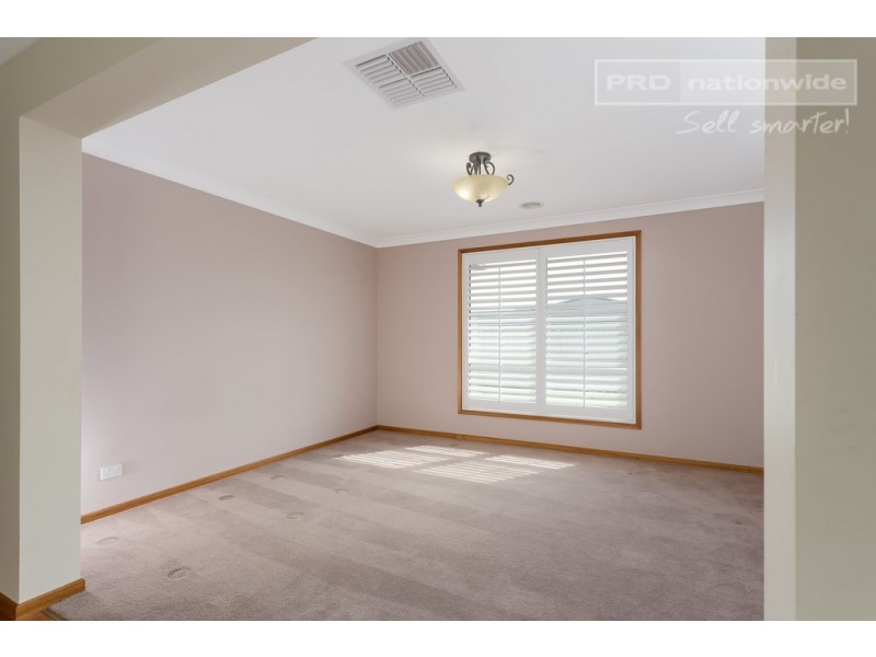 14 Balala Crescent, Bourkelands NSW 2650