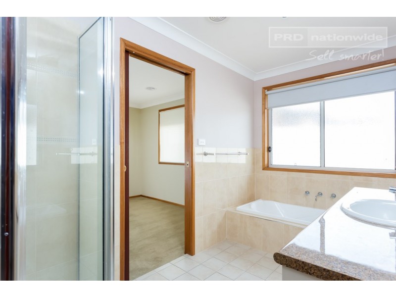 14 Balala Crescent, Bourkelands NSW 2650