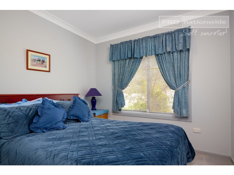 25 Doman Street, Estella NSW 2650