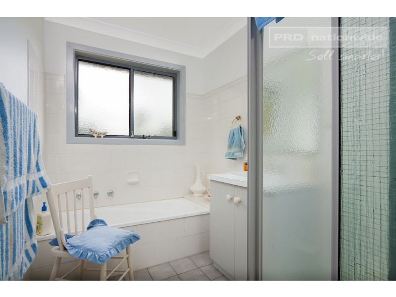 25 Doman Street, Estella NSW 2650