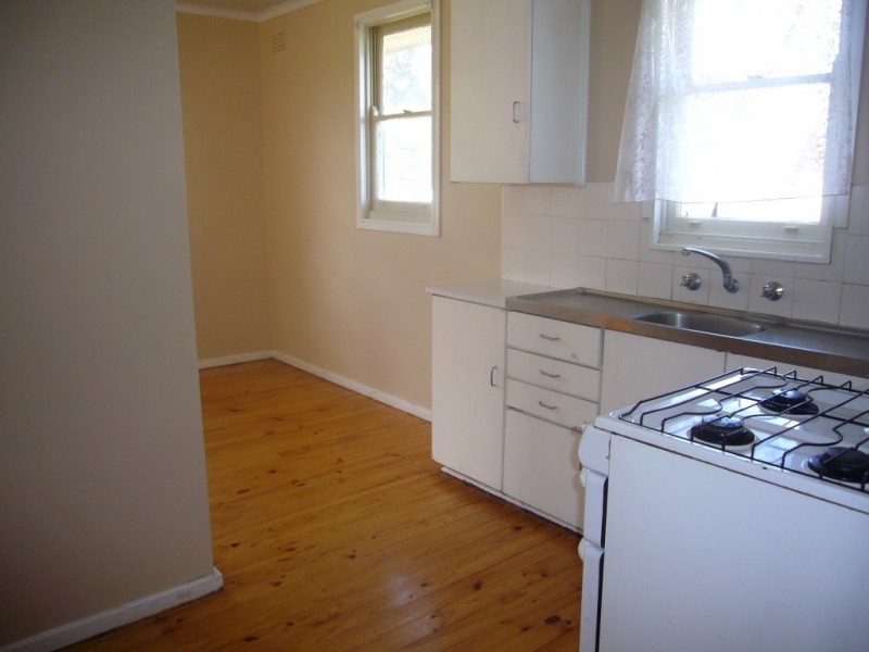 3 Baird Avenue, Kooringal NSW 2650