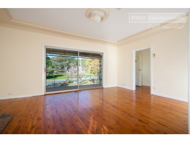 114 Macleay Street, Turvey Park NSW 2650