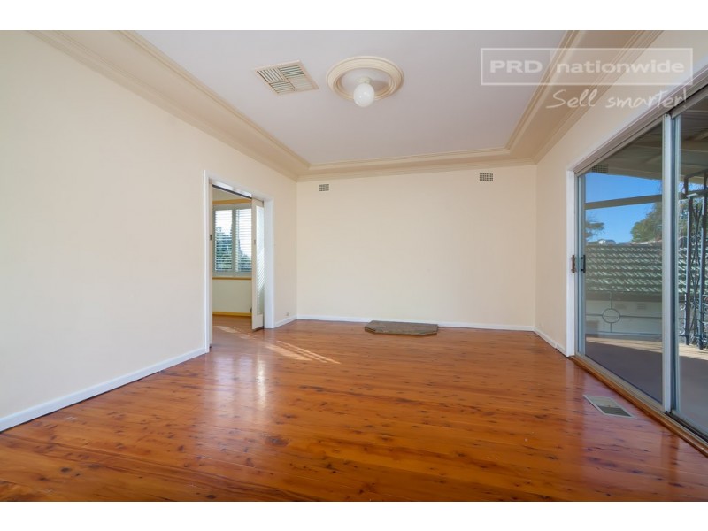 114 Macleay Street, Turvey Park NSW 2650