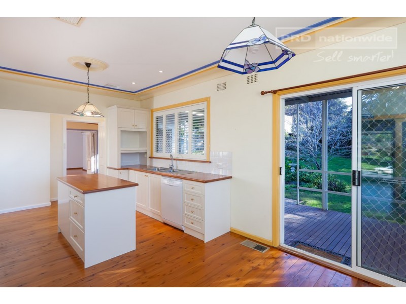 114 Macleay Street, Turvey Park NSW 2650