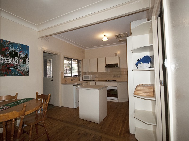 14 Raye Street, Tolland NSW 2650