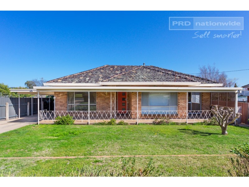 13 Bungown Place, Mount Austin NSW 2650