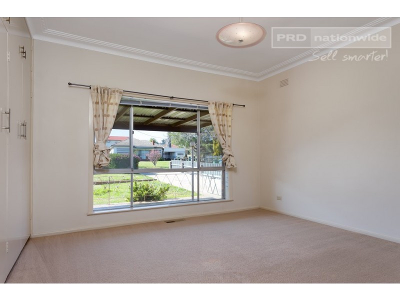 13 Bungown Place, Mount Austin NSW 2650