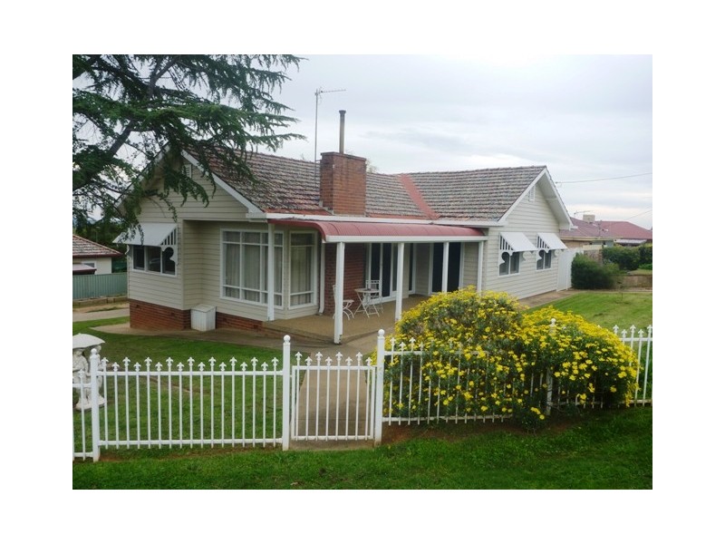 76 Mitchelmore Street, Turvey Park NSW 2650
