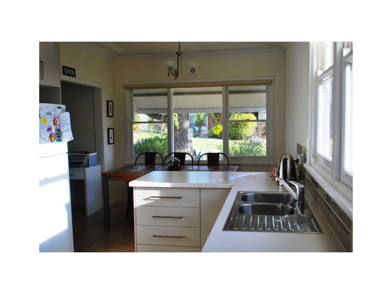 76 Mitchelmore Street, Turvey Park NSW 2650