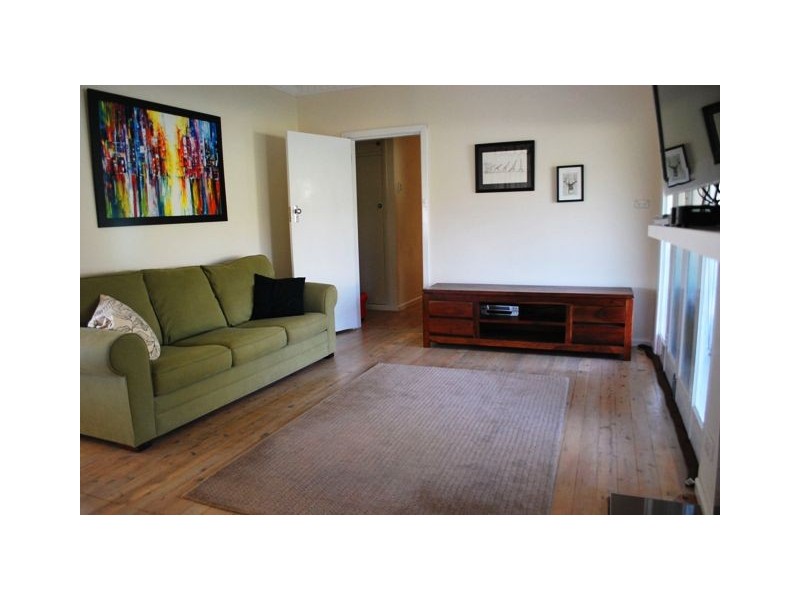 76 Mitchelmore Street, Turvey Park NSW 2650
