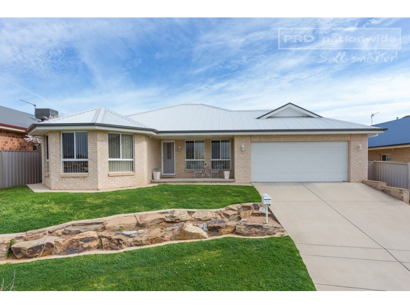 4 Nethereby Place, Bourkelands NSW 2650