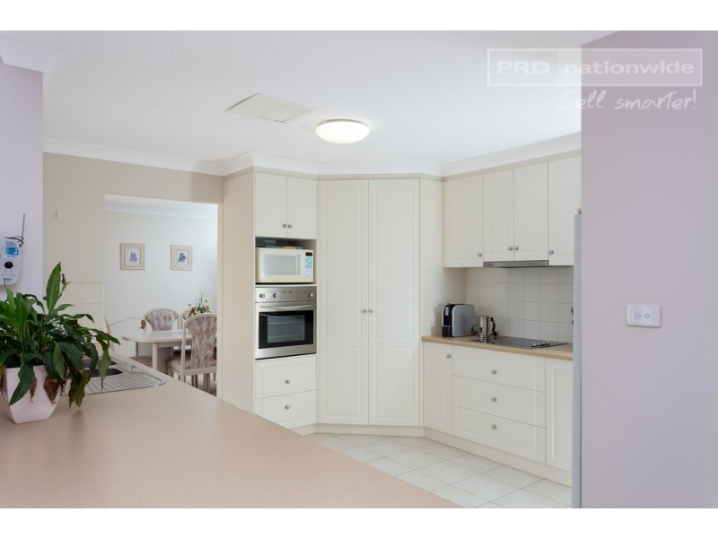 4 Nethereby Place, Bourkelands NSW 2650