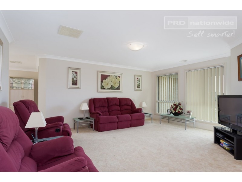 4 Nethereby Place, Bourkelands NSW 2650