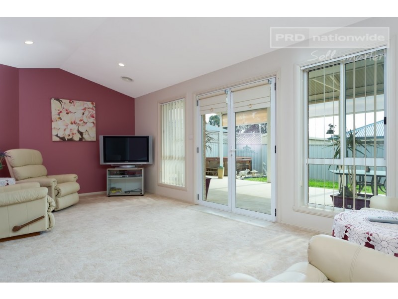 4 Nethereby Place, Bourkelands NSW 2650