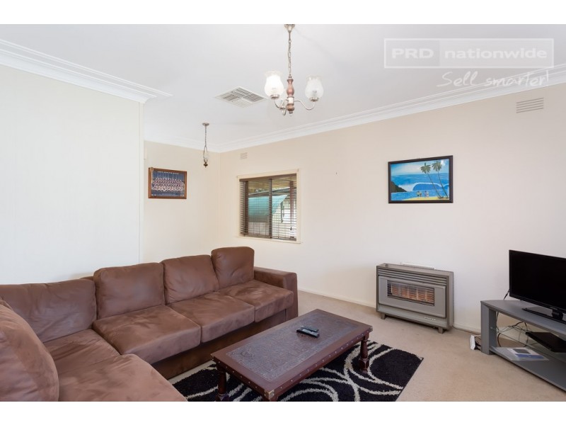 14 Raye Street, Tolland NSW 2650