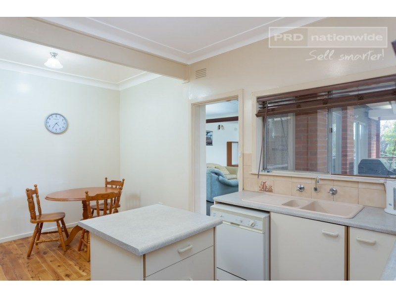 14 Raye Street, Tolland NSW 2650