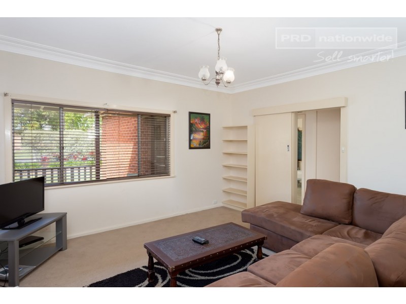 14 Raye Street, Tolland NSW 2650