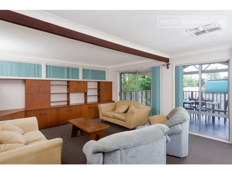 14 Raye Street, Tolland NSW 2650