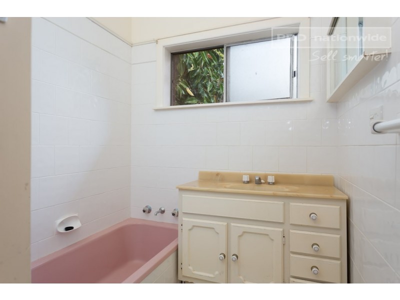 14 Raye Street, Tolland NSW 2650