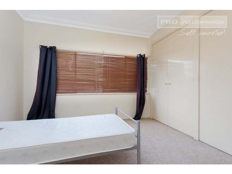 14 Raye Street, Tolland NSW 2650