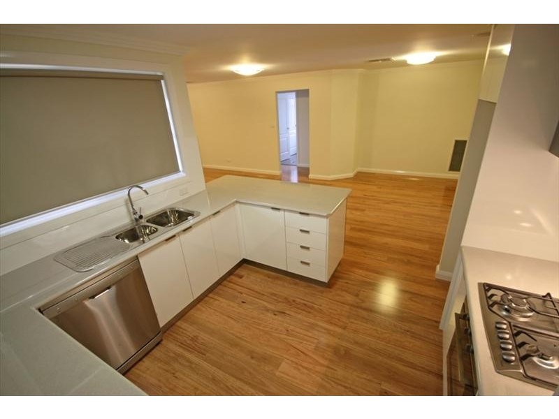 72 Lingiari Drive, Lloyd NSW 2650
