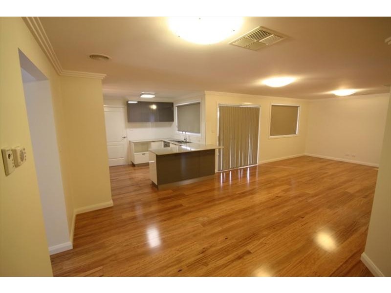 72 Lingiari Drive, Lloyd NSW 2650