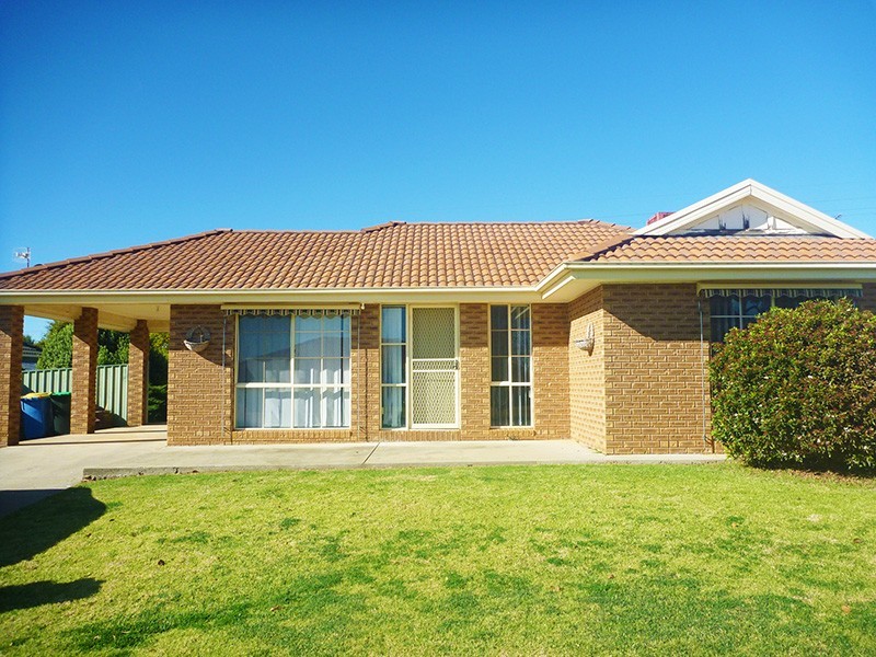16 Boree Avenue, Forest Hill NSW 2651