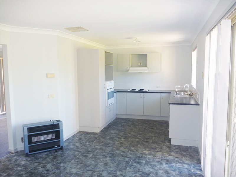 16 Boree Avenue, Forest Hill NSW 2651