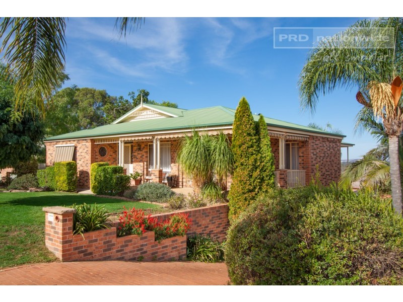 33 Amaroo Street, Kooringal NSW 2650