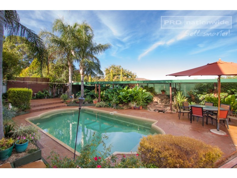 33 Amaroo Street, Kooringal NSW 2650