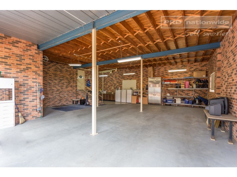 33 Amaroo Street, Kooringal NSW 2650