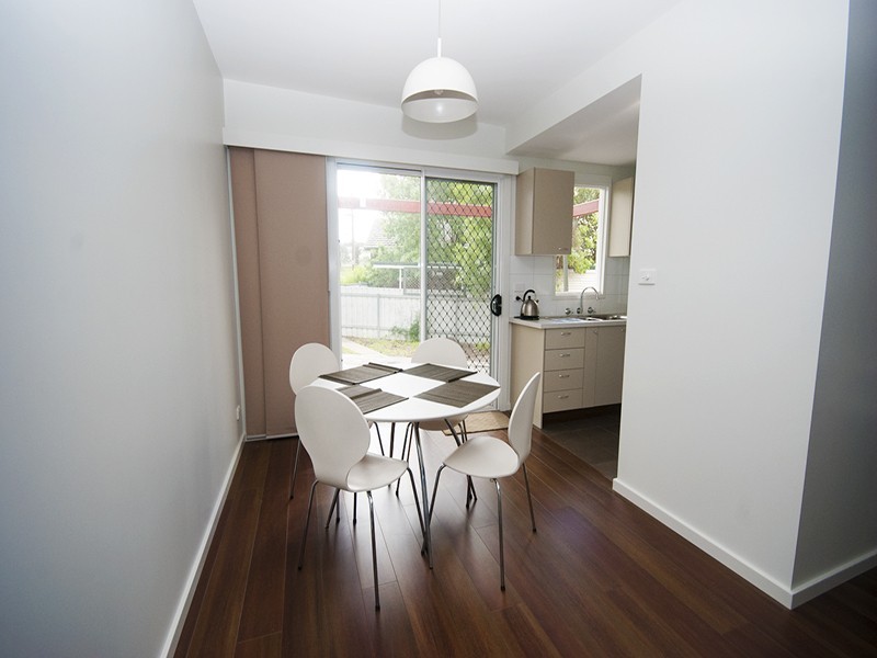4 Chifley Crescent, Kooringal NSW 2650