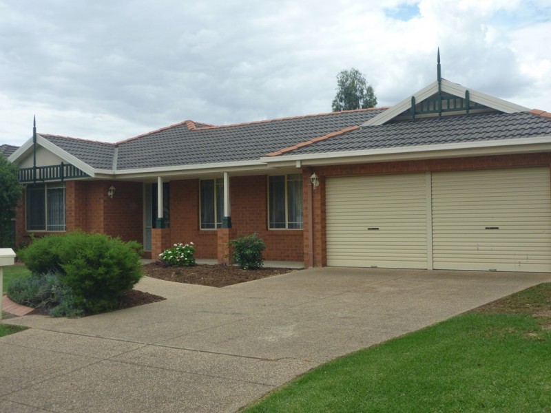 35 Lansdowne Avenue, Lake Albert NSW 2650