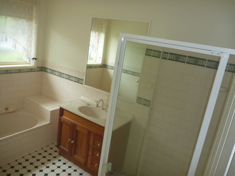 35 Lansdowne Avenue, Lake Albert NSW 2650