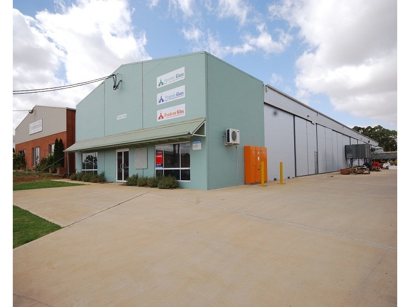8 Cheshire Street, Wagga Wagga NSW 2650