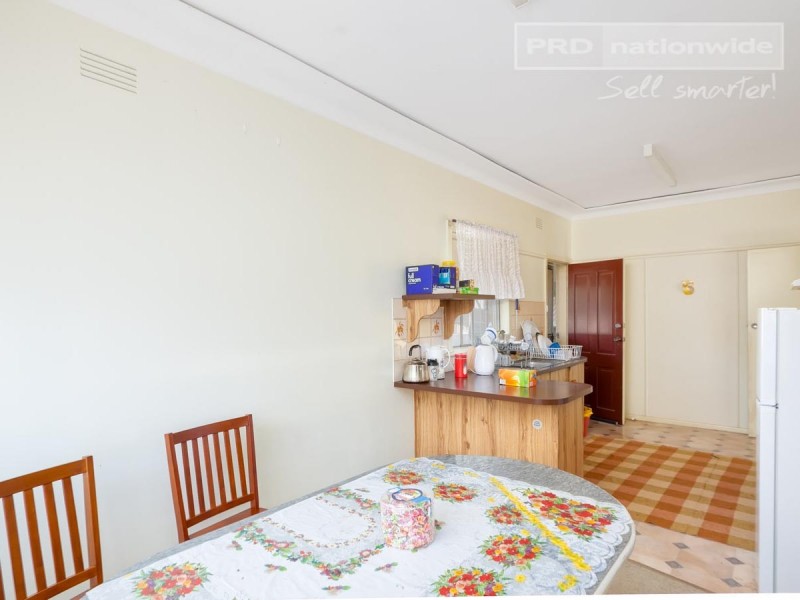 193 Lake Albert Road, Kooringal NSW 2650