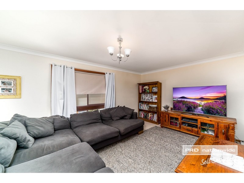 11 Malaya Drive, Tolland NSW 2650