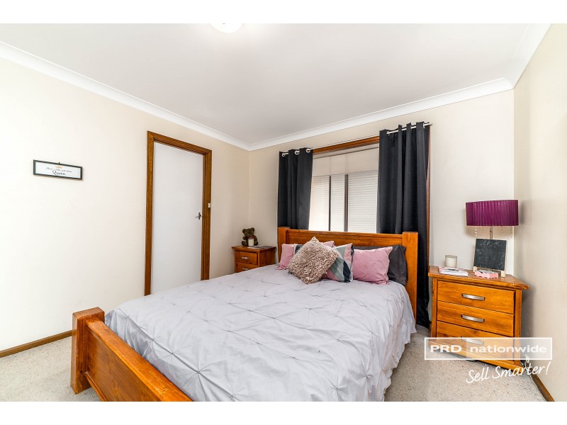 11 Malaya Drive, Tolland NSW 2650